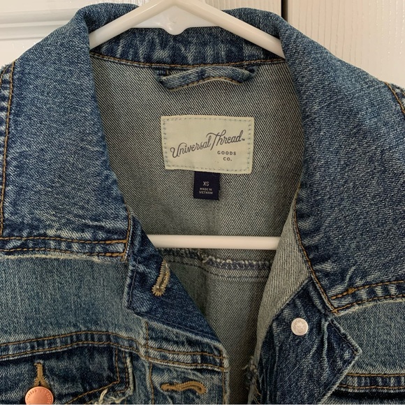 Universal Thread Distressed Jean Jacket - Picture 4 of 7